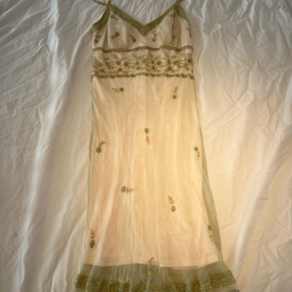 Beautiful vintage 100% silk beaded dress